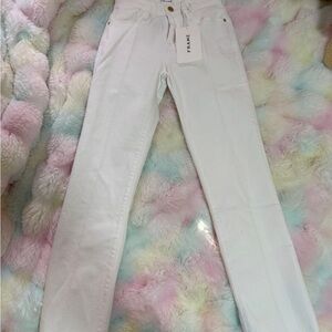 ✨ NWT FRAME Le High Straight Jeans in Blanc – Effortless Designer Chic! ✨
